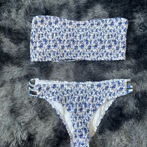 Floral bikini for summer